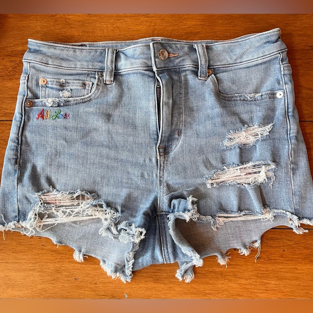 American Eagle Women’s Light Wash “Hi-Rise Shortie” Blue Denim Shorts